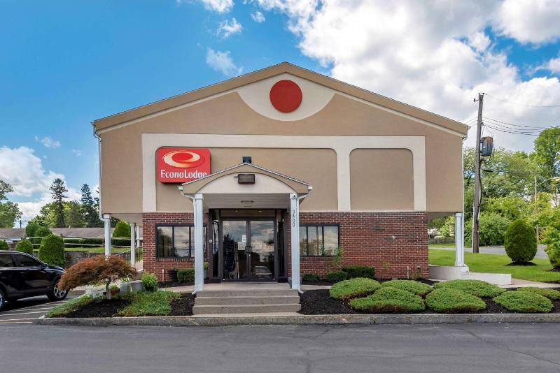 Econo Lodge DeWitt I-90 Main image 1